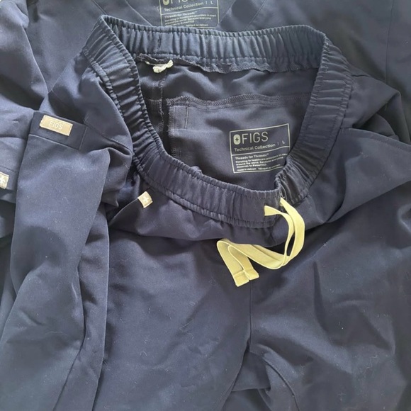 Figs Deep Blue Scrub Set - Picture 3 of 3